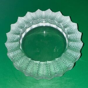 R. Lalique Clear & Frosted Crystal JAMAIQUE Ashtray, c. 1928 signed